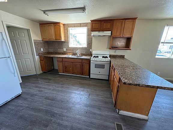 5th image of 1602 87th Ave