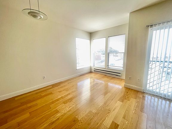 5th image of 118 Wood St APT 301