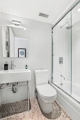 Sold by Living New York | media 7