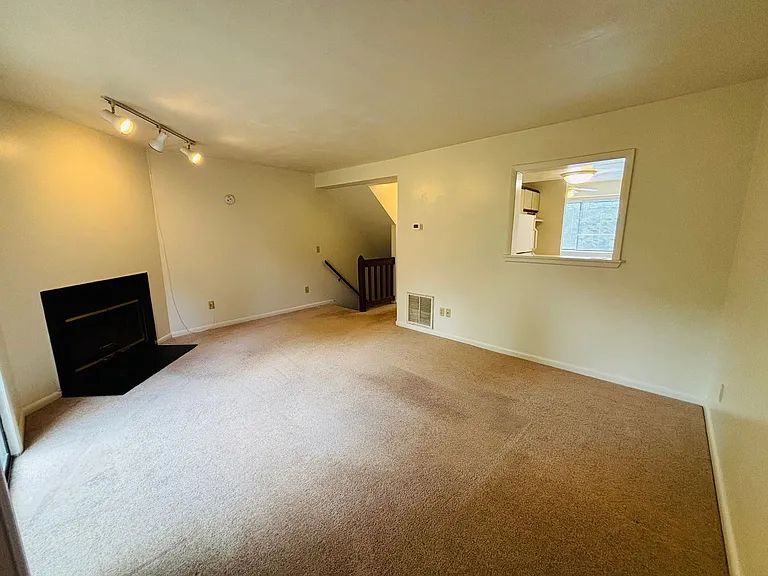253 Fairfax Rd — Photo 4