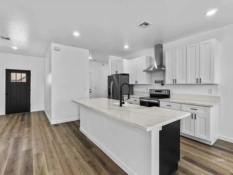 2926 W Eagle Dr — Photo 5