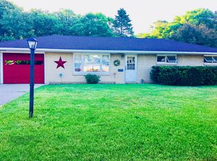 819 Green Tree Rd, West Bend, WI 53090