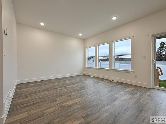 3rd image of 4558 Kapono Ct