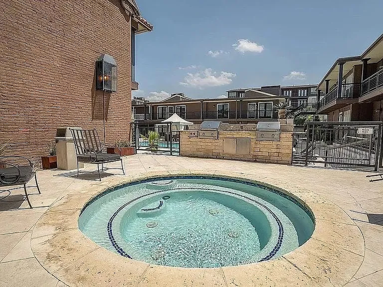 5932 Sandhurst Ln #114 — Photo 31