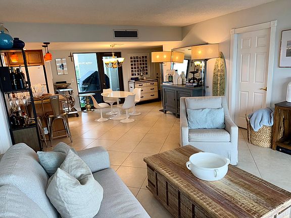 3rd image of 336 Golfview Rd APT 718