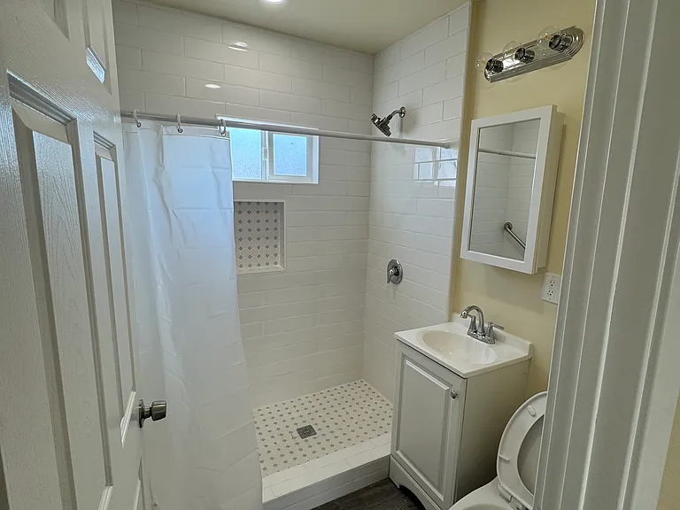736 1/2 S La Verne Ave #736-1/2 — Photo 8