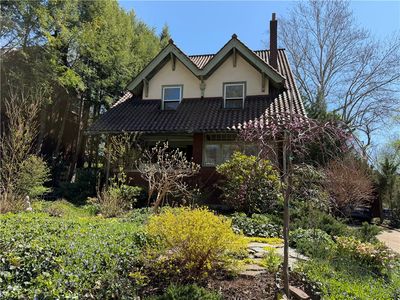 151 W Hutchinson Ave, Pittsburgh, PA, 15218