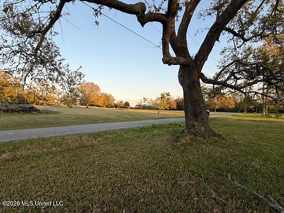 2nd image of Gulf Stream Rd