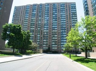 155 Hillcrest Ave #302, Mississauga, ON L5B3Z2