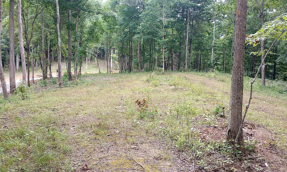 1st image of 470 Country Ln