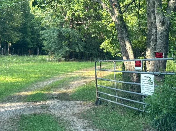 1094 Crawford Rd, Barnesville, GA 30204