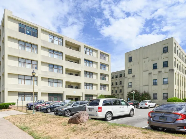 102 Judd Square #102, Wallingford, CT 06492