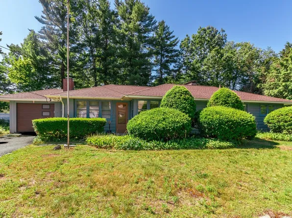 23 Palomino Lane, Bedford, NH 03110