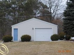 2078 Oak Grove Rd, Howell, MI 48855