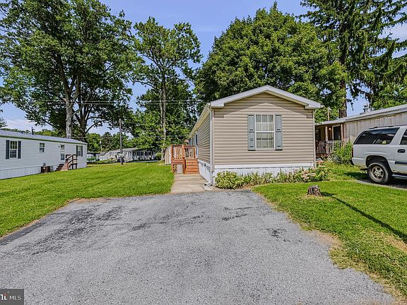 4th image of 10 Laurel Ln
