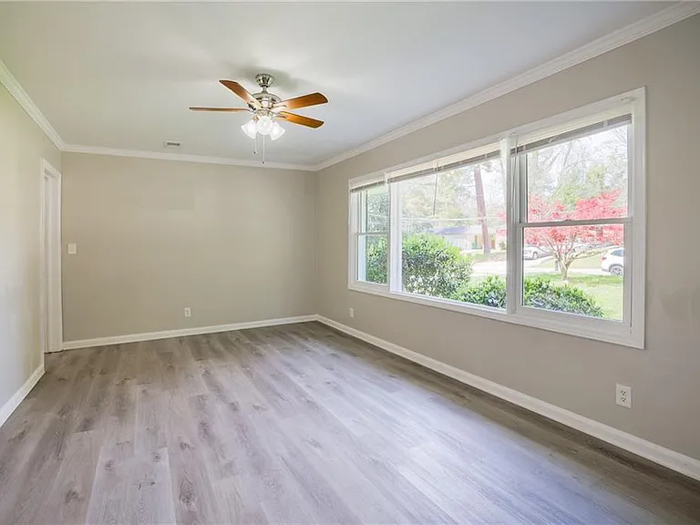 2945 Belvedere Ln — Photo 4