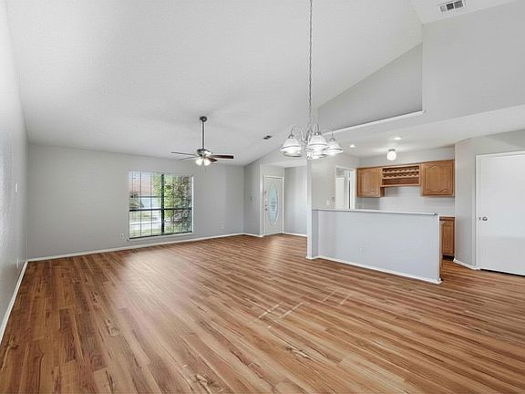 4th image of 2500 Galemeadow Dr