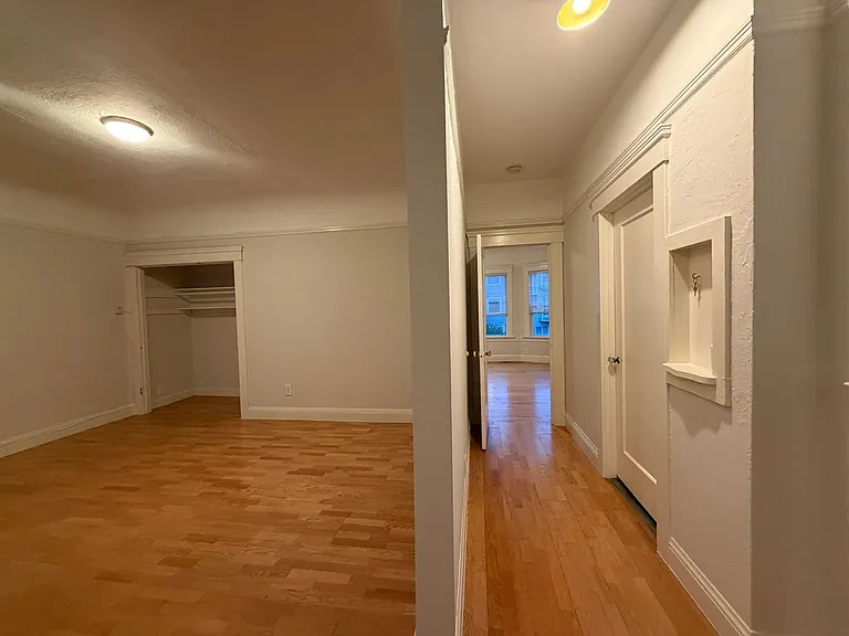 234 17th Ave #4 — Photo 8