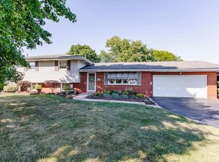 100 Manchester Dr, Irwin, PA 15642