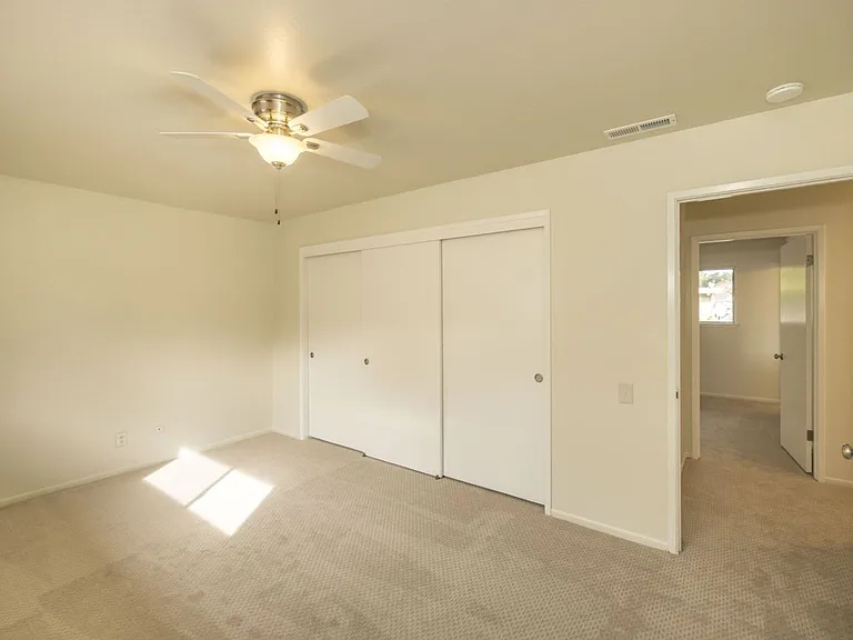 1016 Middle Ave — Photo 8