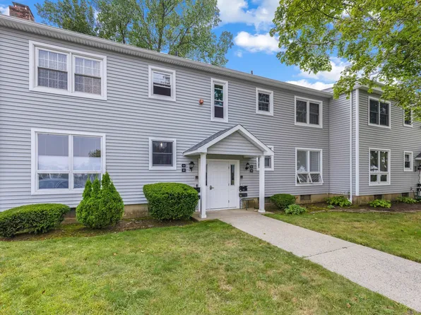 93 Carriage Path South #93, Milford, CT 06460