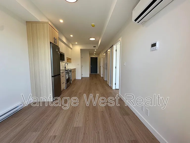 1380 Pridham Ave #305 — Photo 8
