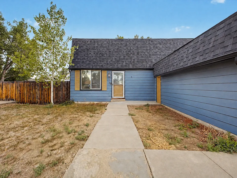 1267 W 135th Pl
