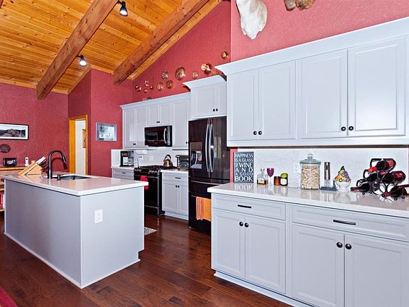 5th image of 369 Tyrol Ln