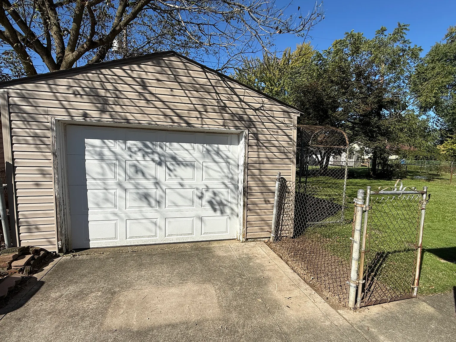 3 bed, 984 sqft, $1,650 — Photo 3
