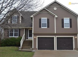 1812 NE 2nd St, Blue Springs, MO 64014