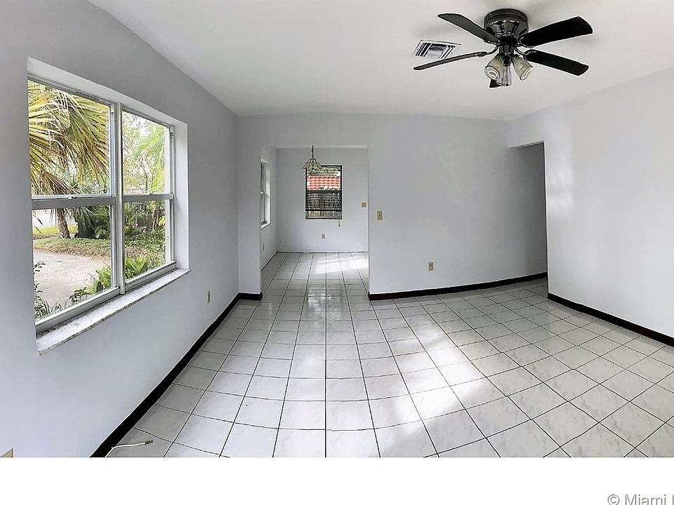 1st image of 101 SE 5th St #A