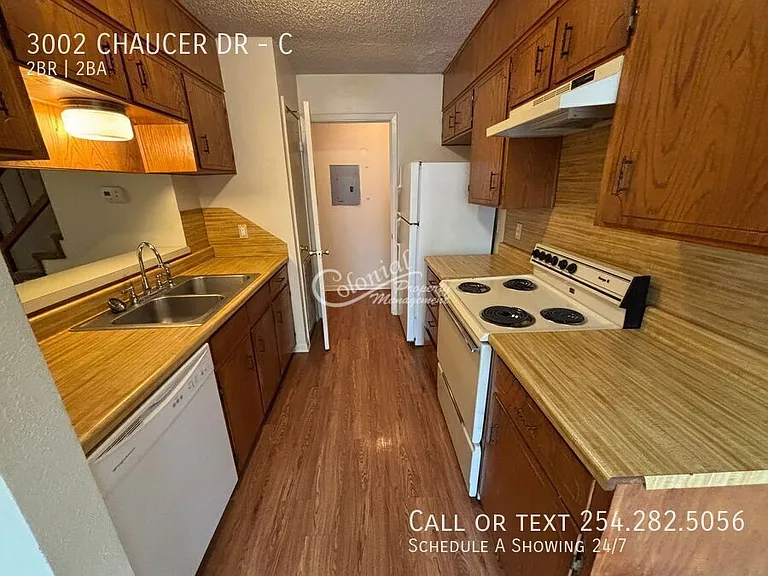 3002 Chaucer Dr #C — Photo 2