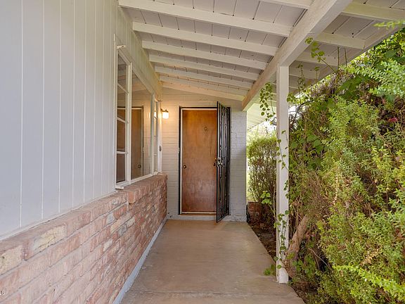 5th image of 328 E La Diosa Dr