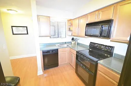 1 bed, 1022 sqft, $2,200 — Photo 3