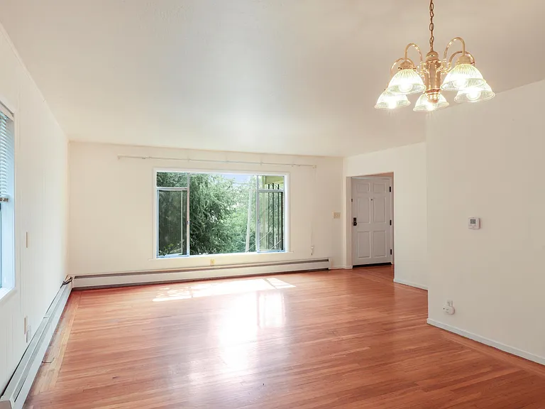 5554 Taft Ave — Photo 6
