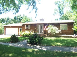 304 18th Ave S, Brookings, SD 57006
