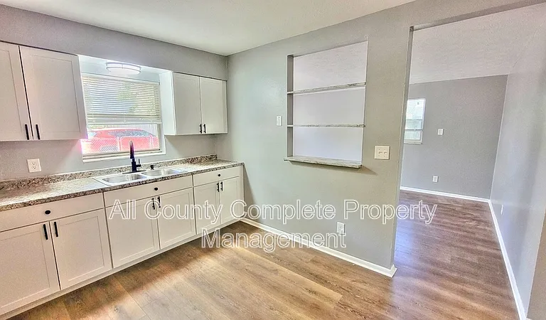 3319 Hunt St — Photo 5