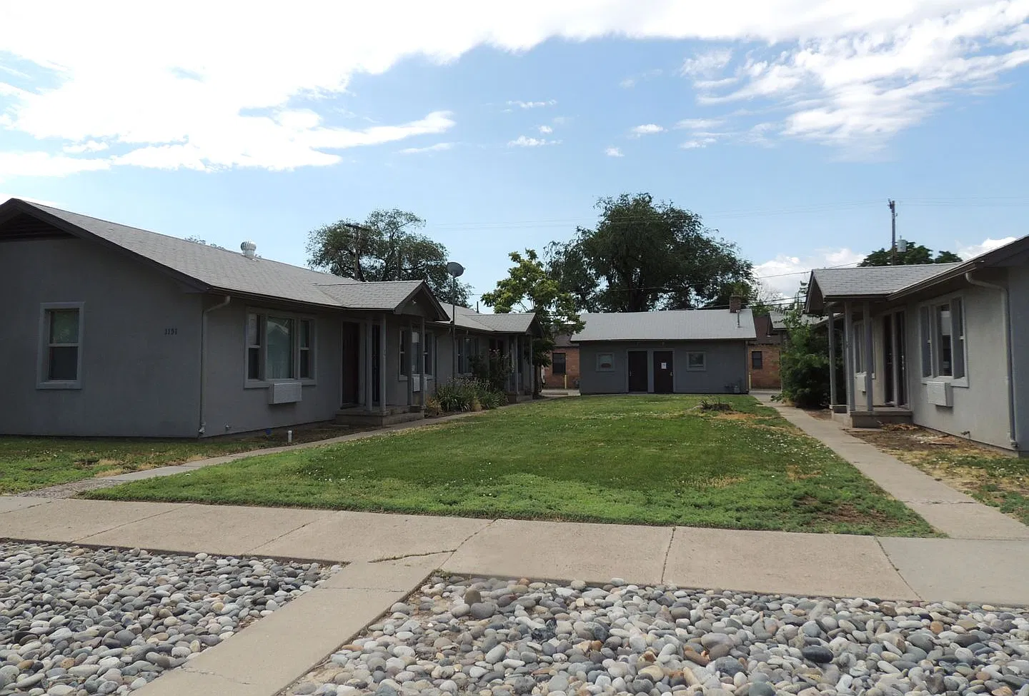 1151 Belford Avenue — Photo 2