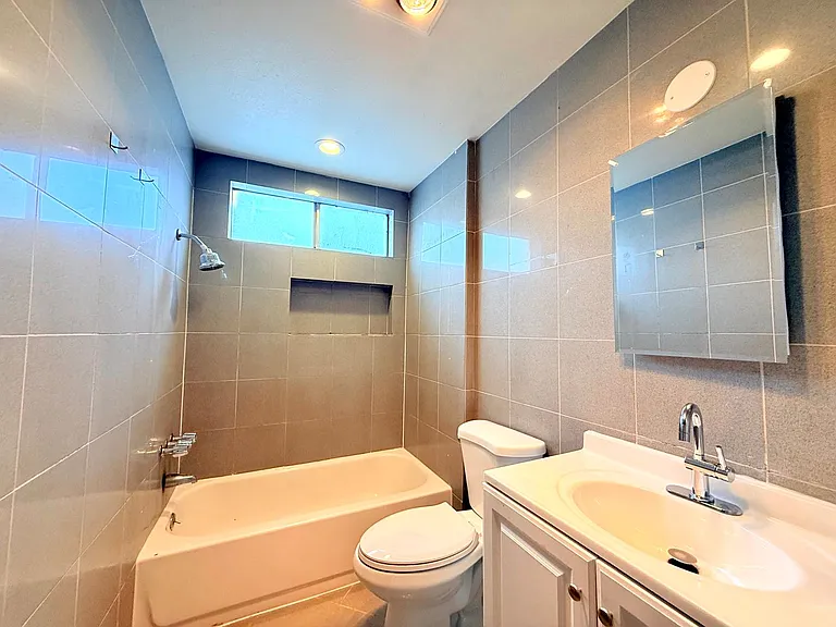 5440 - 5442 Lemon Grove Av — Photo 12