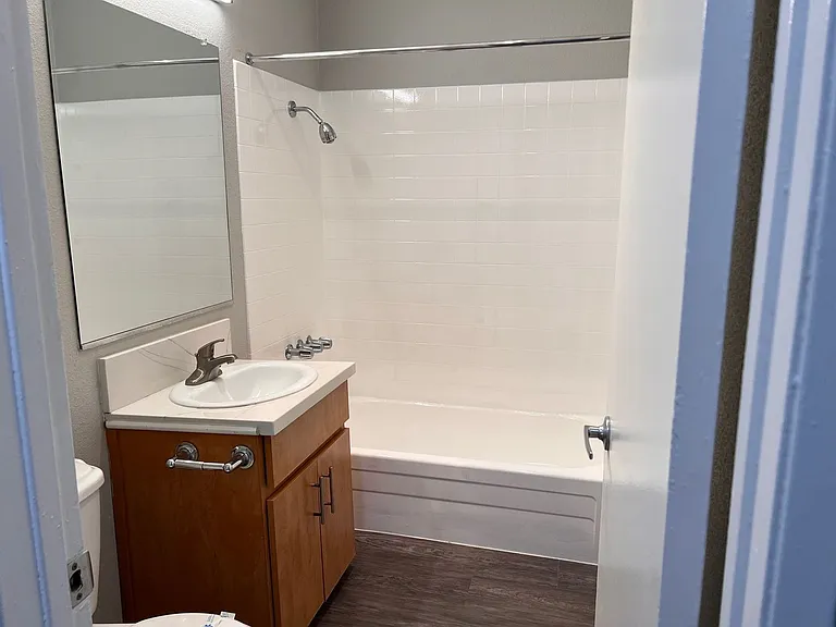 The Circle Apartments at Long Beach — Photo 99