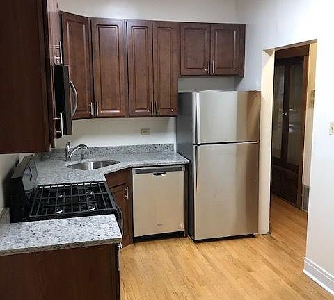 2nd image of 858 W Oakdale Ave #1