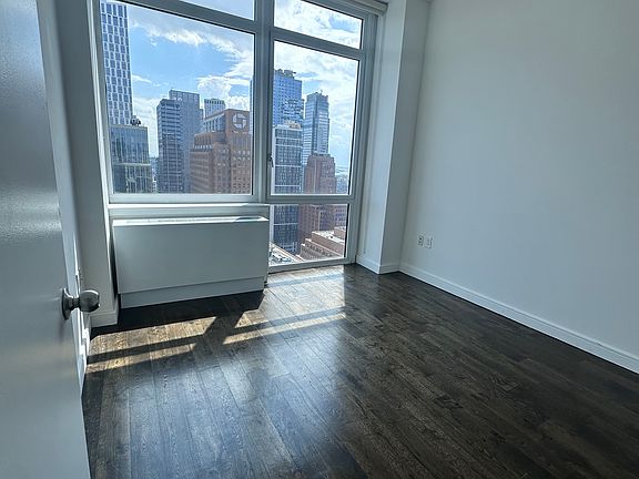 5th image of 309 Gold St #Penthouse A