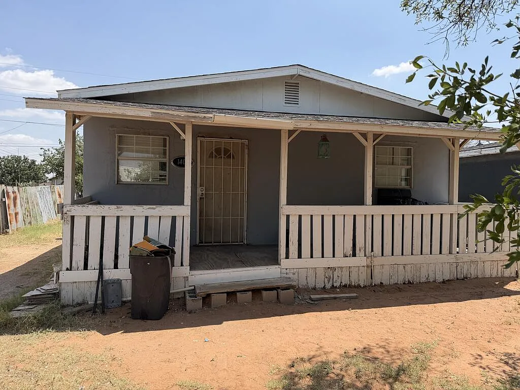 2 bed, 1.0 bath, 575 sqft, $950 — Photo 1