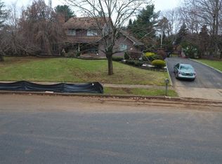 25 Allaire Ave, Middletown, NJ 07748