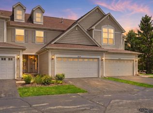 704 Amherst Dr, Sycamore, IL 60178