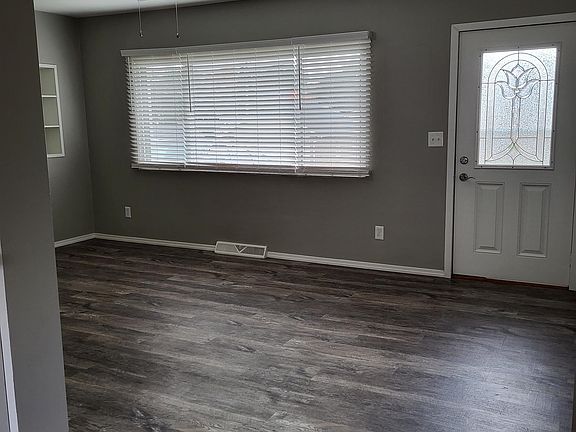 2nd image of 1228 W Lombard St