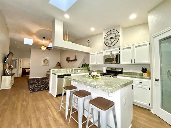 3rd image of 10736 E 34th Pl
