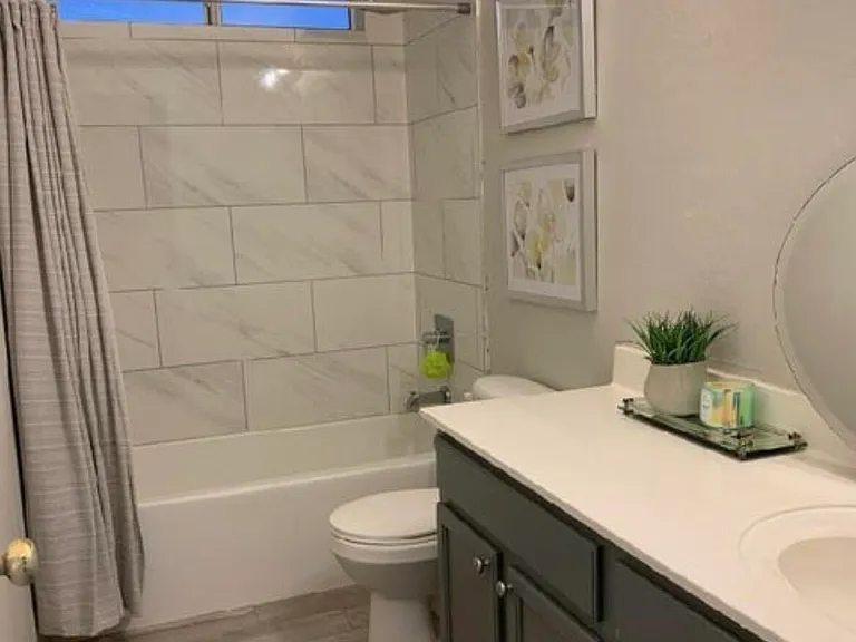 1533 S 228th Ln — Photo 7