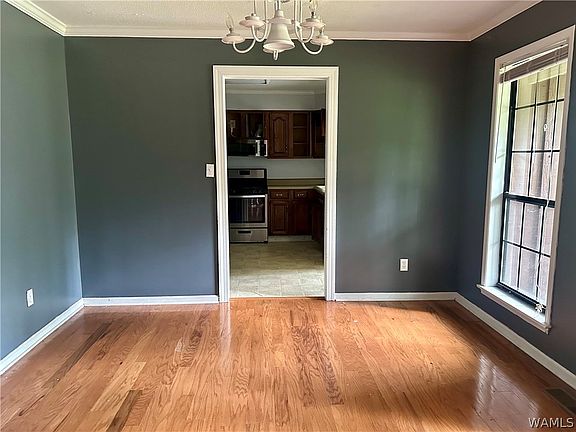4th image of 26 Forestwood Dr