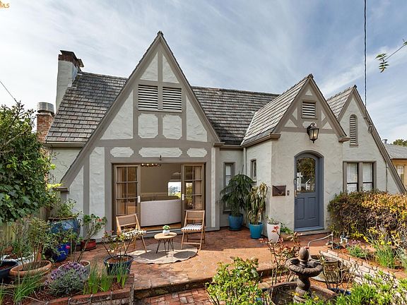 3rd image of 22 Windsor Ave